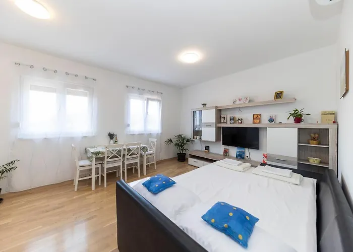 Apartman Luna *
